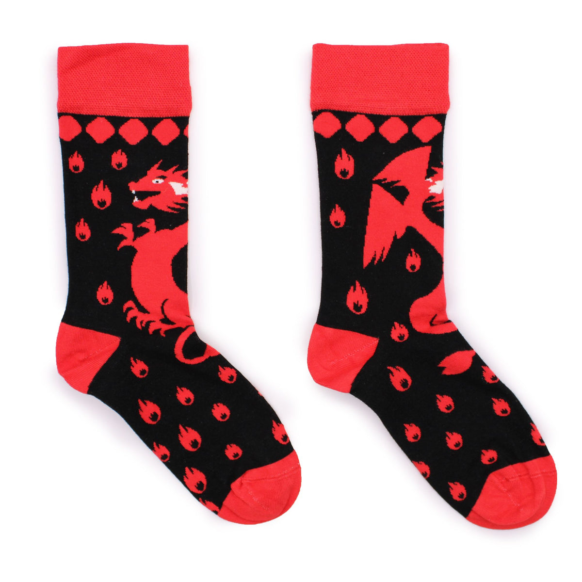 Hop Hare bamboo socks in M/L featuring a red dragons design, a bold and fun gift choice